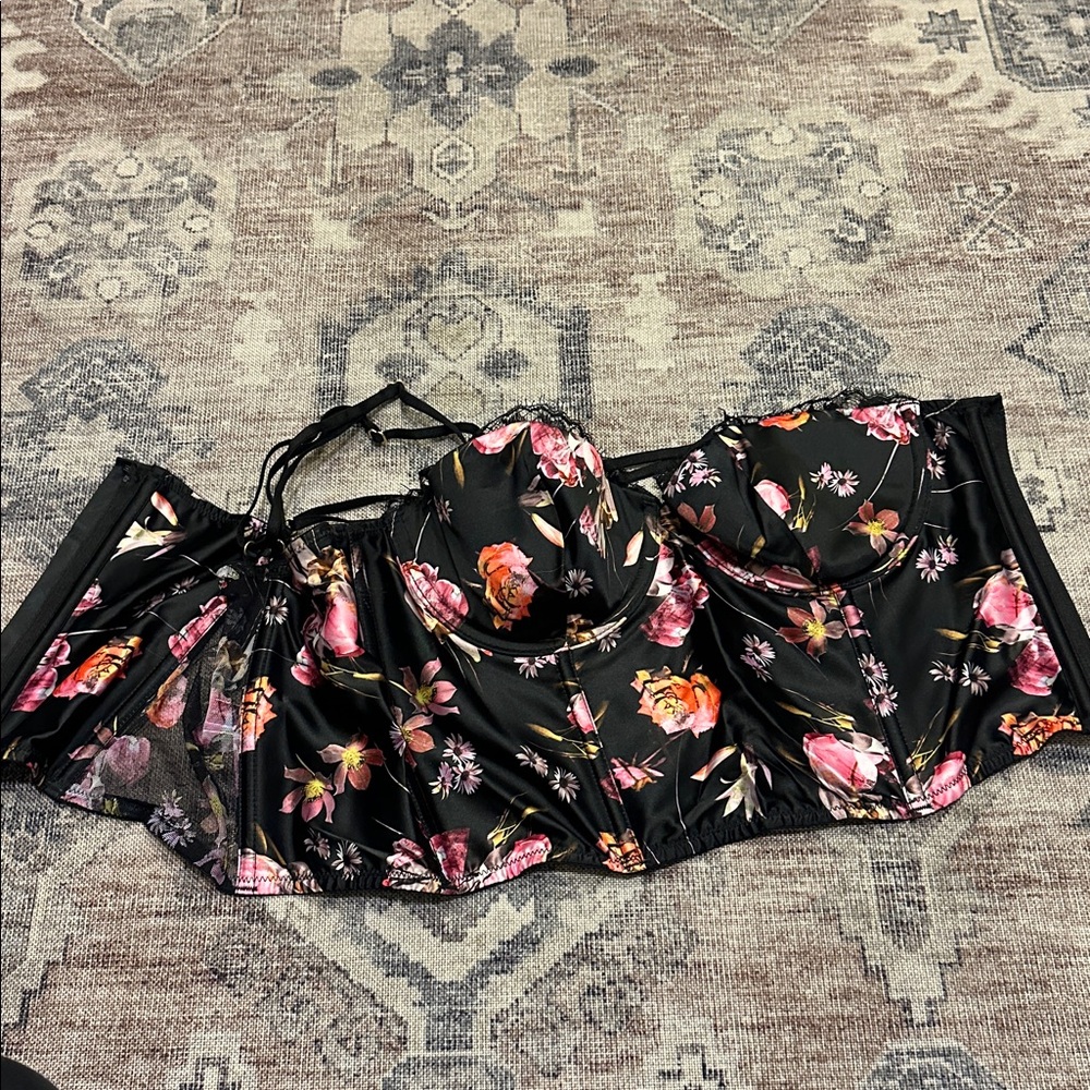 New Victoria’s Secret very sexy Floral Black Bustier Top sz 32c - Picture 5 of 9